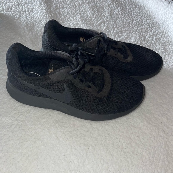 women's nike tanjun sustainable sneakers